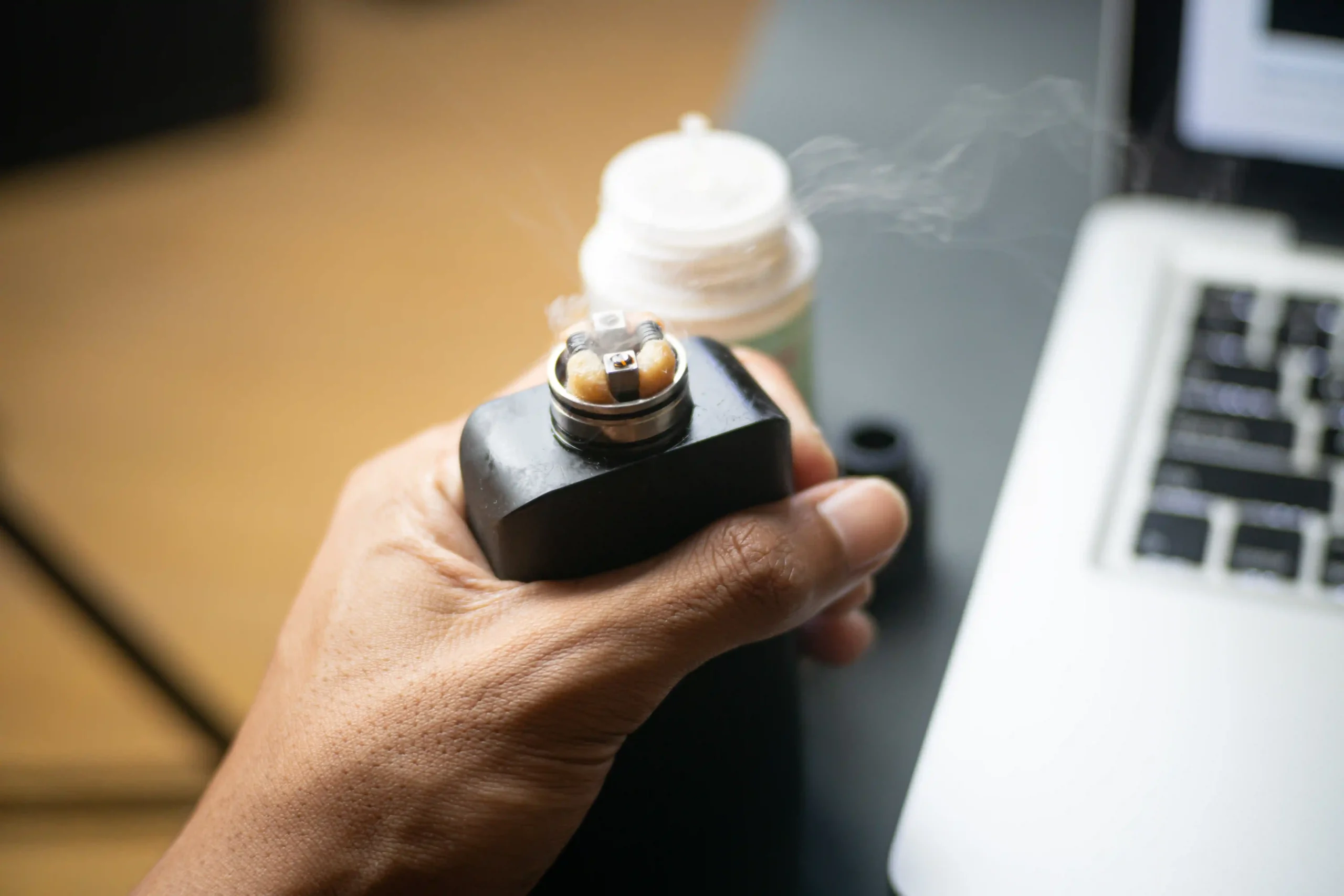 vape on a plane